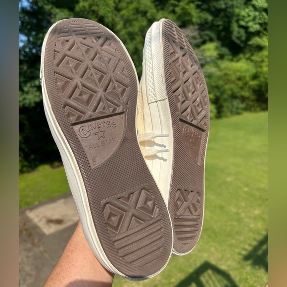 CdG PLAY x Converse Women's Chuck Taylor All Star Peek-A-Boo Low-Top Sneakers - Picture 5 of 6